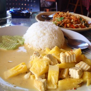 vegan pineapple curry chiang mai healthy voyager