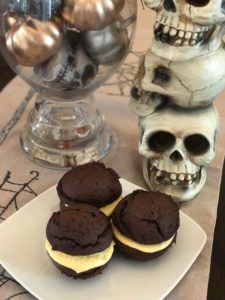 vegan pumpkin chocolate cream cheese whoopie pies