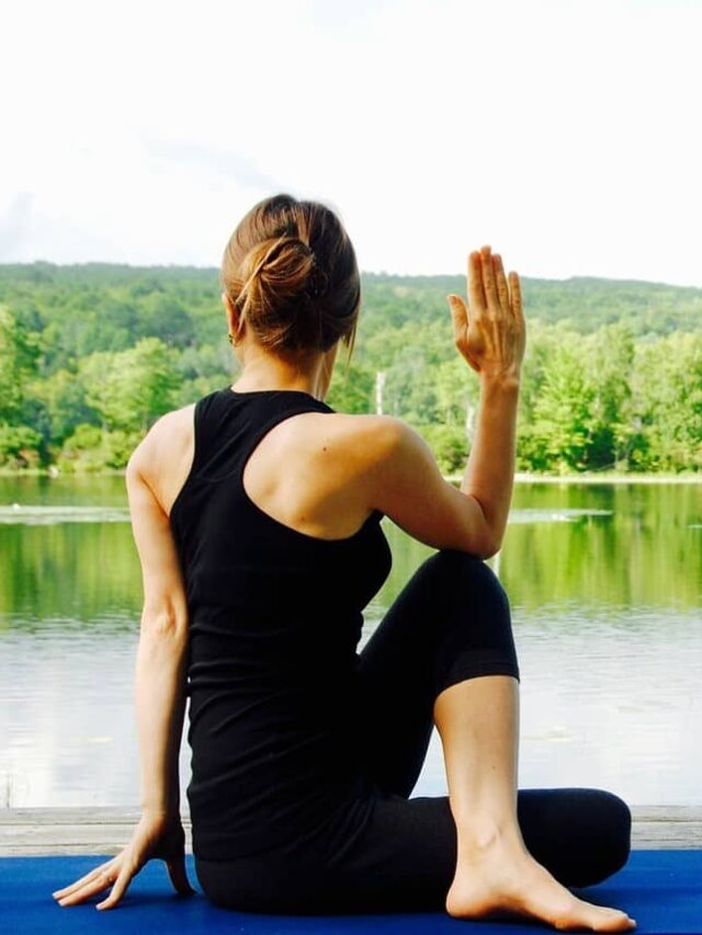 cropped-vacation-yoga.jpg