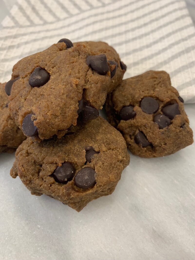 vegan chocolate chip protein cookies
