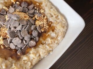 Peanut Butter Chocolate Chip Oatmeal