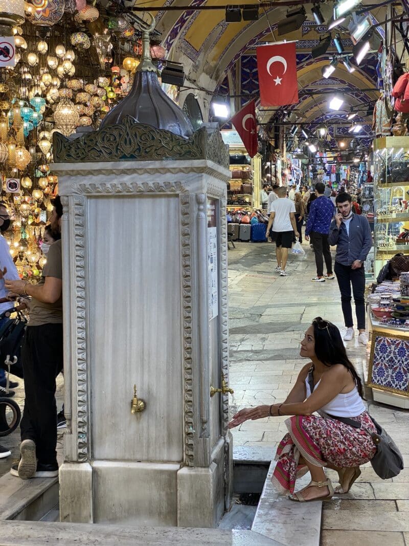 healthy-voyager-istanbul-bazaar