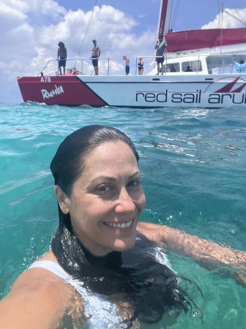 red-sail-lunch-snorkel-cruise-aruba-healthy-voyager