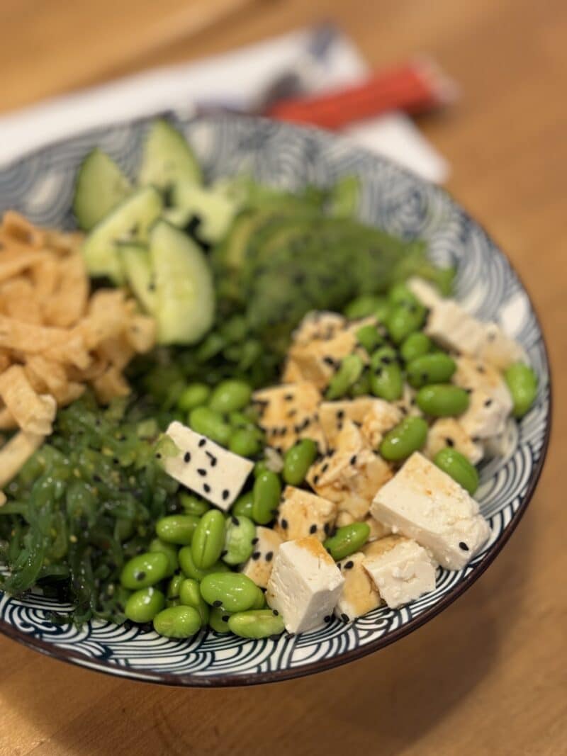 vegan-poke-bowl-ndmk-Catalina-island-healthy-voyager.